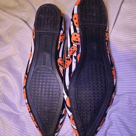 SHEIN Halloween Pumpkin Flats - Black and Orange - Picture 2 of 3
